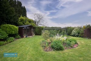 Garden/Summerhouse- click for photo gallery